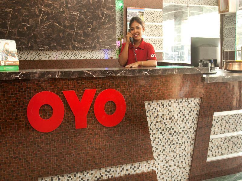 Oyo 343 Pop Life Hotel Banke Exterior foto