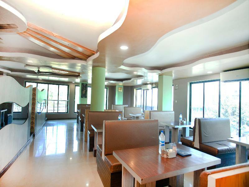 Oyo 343 Pop Life Hotel Banke Exterior foto