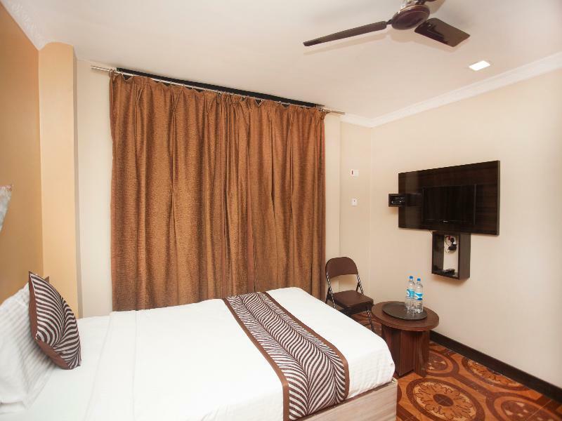 Oyo 343 Pop Life Hotel Banke Exterior foto